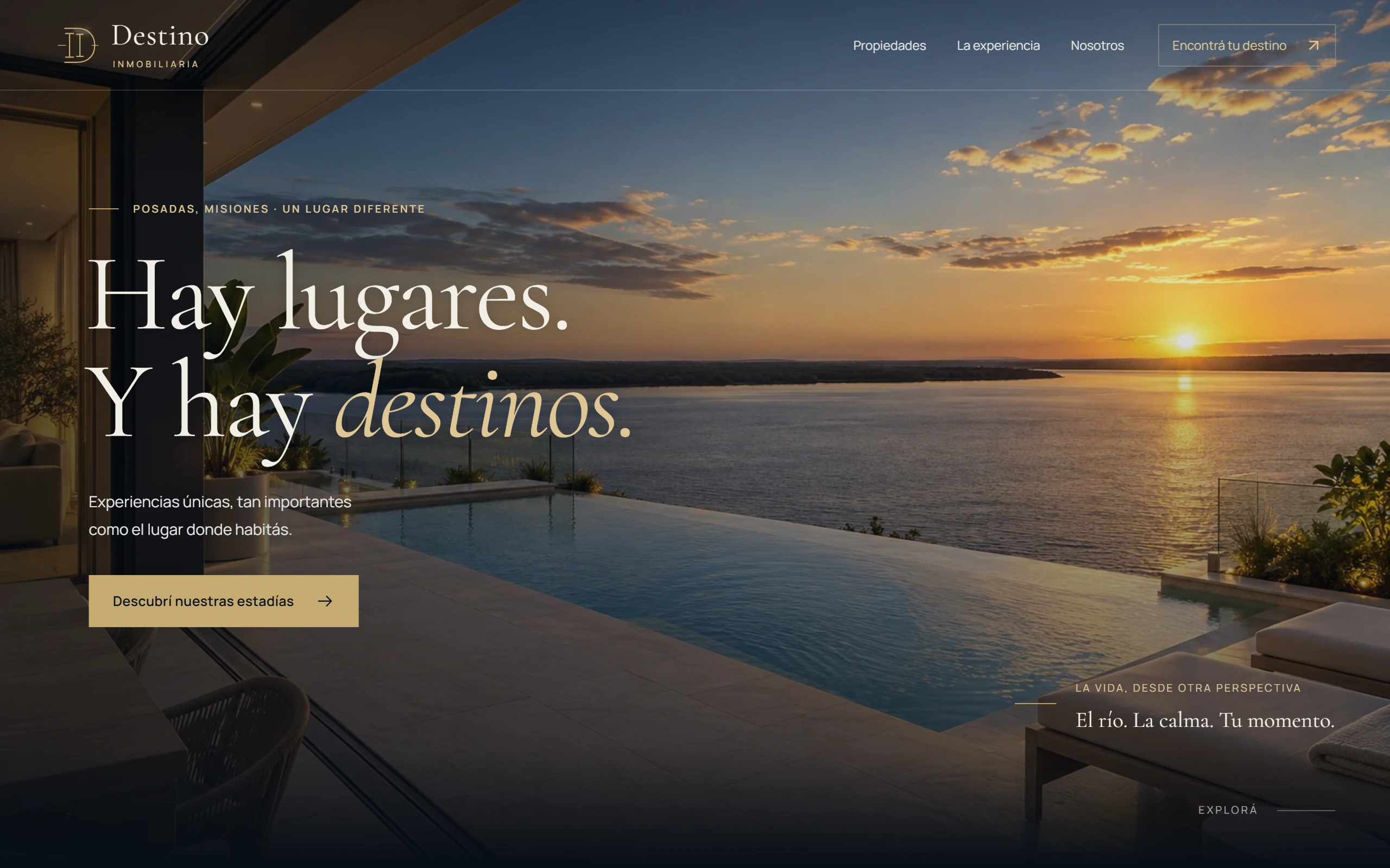 Captura del sitio de Destino Inmobiliaria: titular editorial sobre una piscina infinita frente al río al atardecer